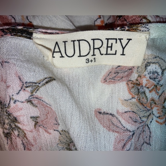 Women’s Coverup Audrey 3+1 Romper. Lined on bottom. Size M-L. Cream with flowers - Picture 7 of 11